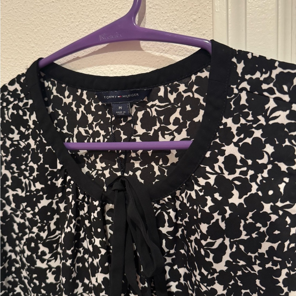 Tommy Hilfiger Black and White Sleeveless Blouse